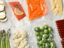 Vacuum Pack vs Kemasan Biasa: Mana yang Lebih Efektif untuk Produk Makanan?
